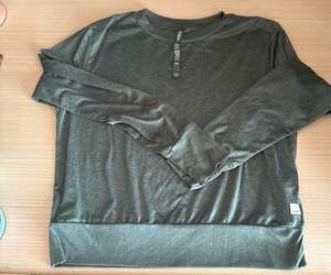 Vuori Women's Halo Essential Crew Long Sleeve Top, Heather Olive, Size M